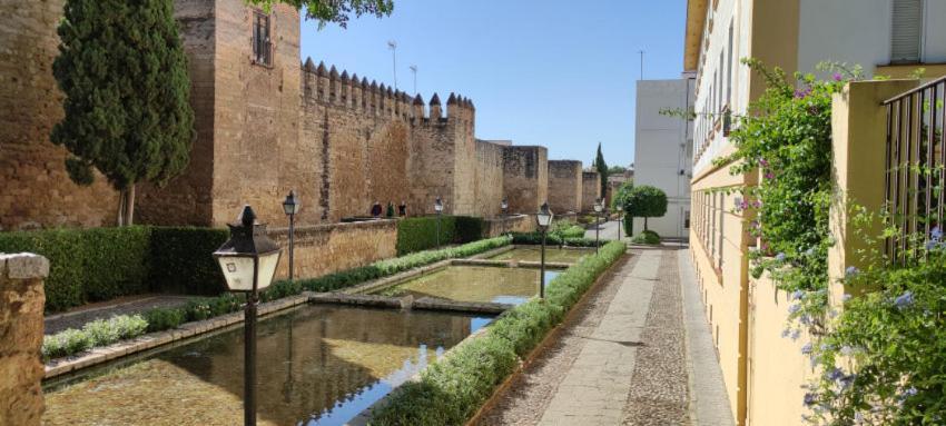 Patio De La Muralla Apartamentos Córdoba Exteriör bild